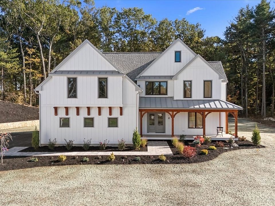 1st image of 8 Lorenzo Dr
