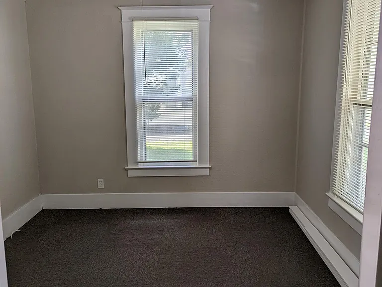 1609 S Barrett Ave — Photo 11