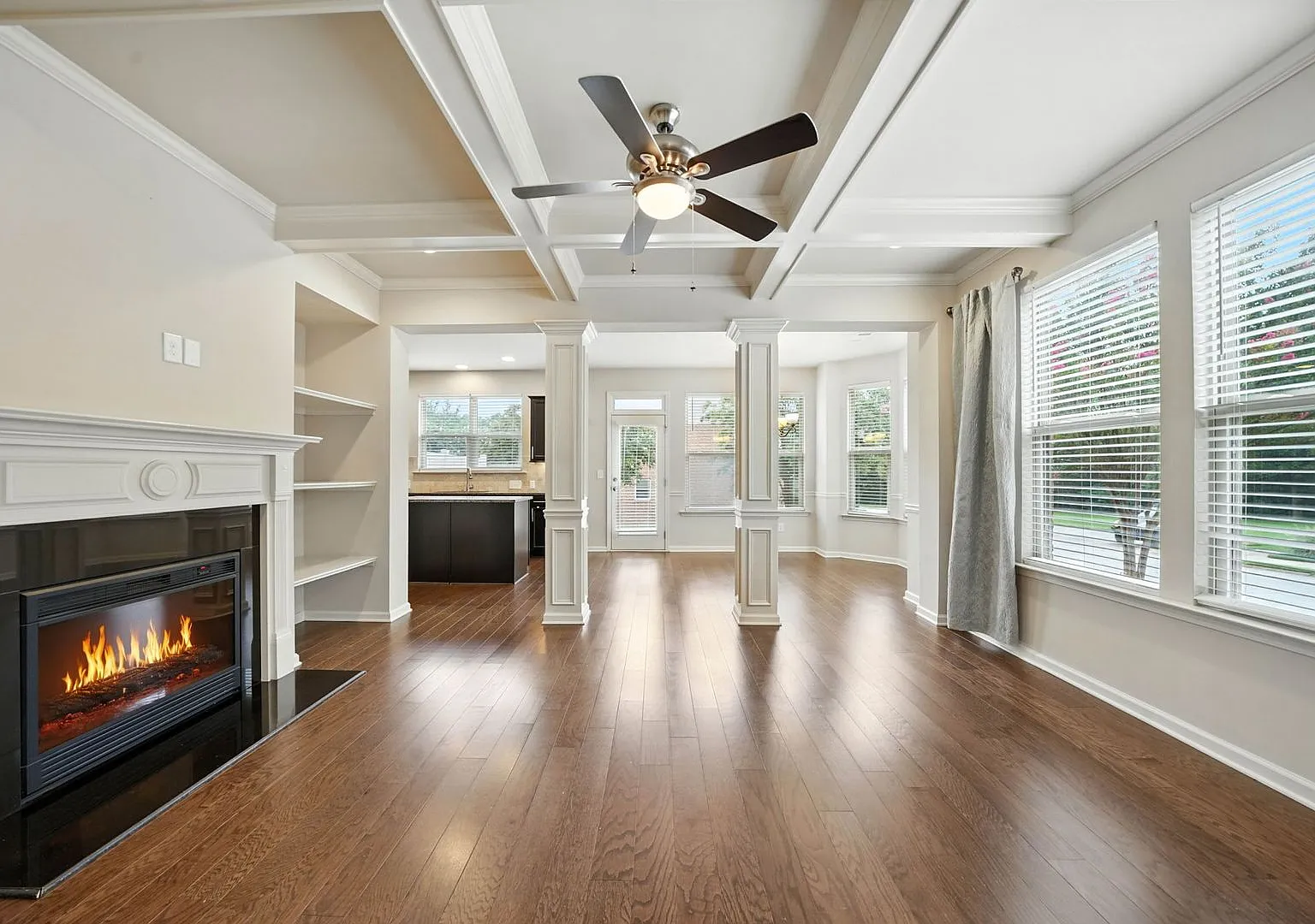 Gorgeous End Unit Townhome! — Photo 4