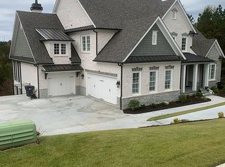 5673 Brendlynn Dr, Suwanee, GA