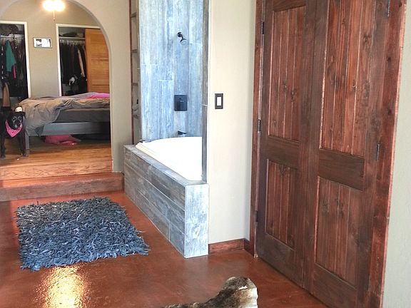 3rd image of 3607 Calle Del Sol NE