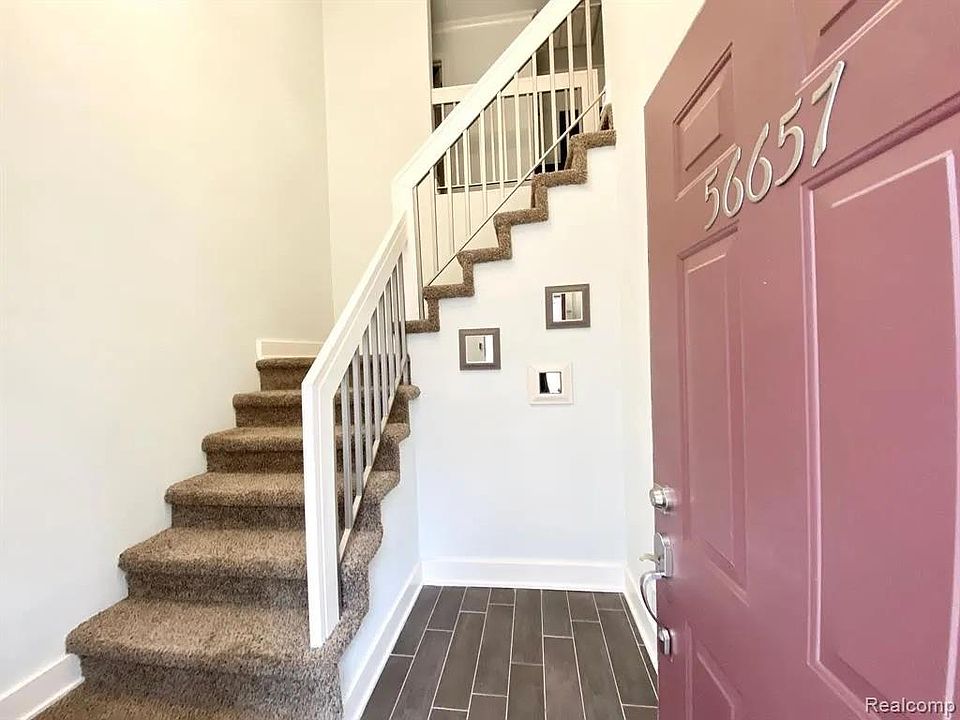 Entry/Foyer