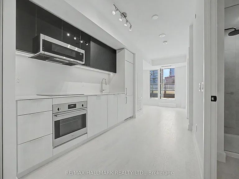 308 Jarvis St #404 — Photo 2