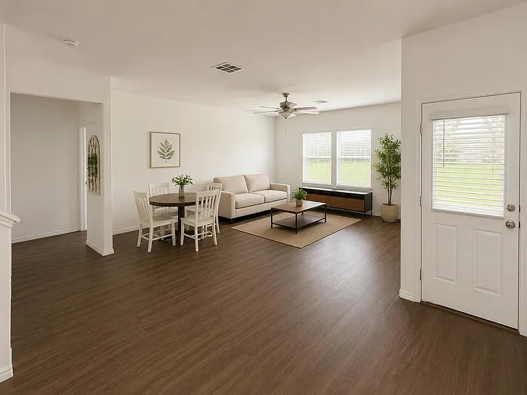 1008 Bluewood Bnd — Photo 11
