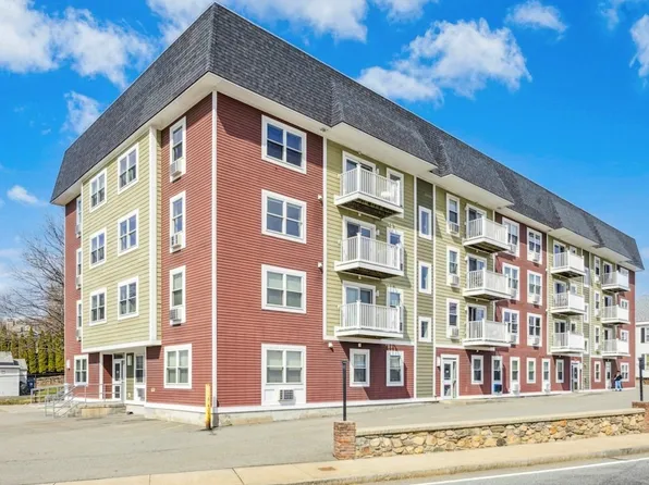 277 W Main St APT 38, Marlborough, MA 01752