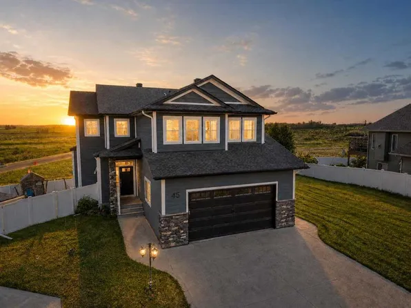 45 SE Alderwood Close, Blackfalds, AB T4M 0L9