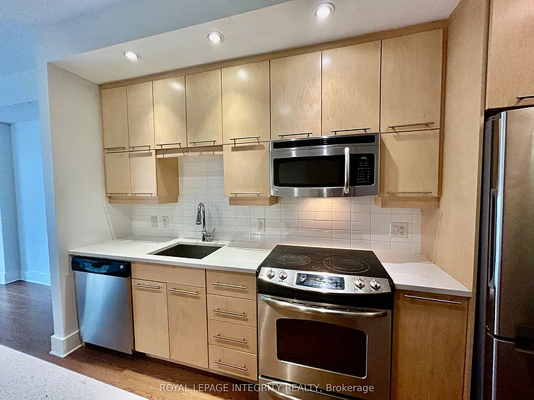 101 Richmond Rd #420 — Photo 9