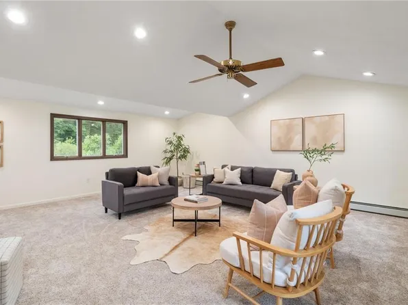 52 Orchard Dr, Cumberland, RI 02864