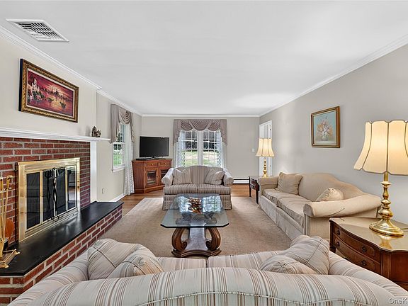 5th image of 1 Woodland Drive