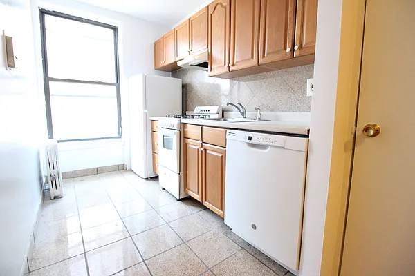 Rented by Luxor Homes & Investment Realty | media 16