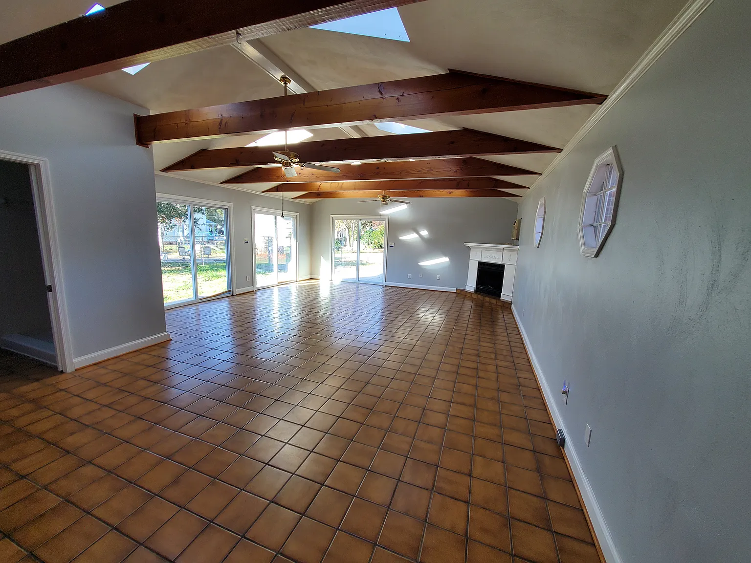 3 bed, 2000 sqft, $2,000 — Photo 4