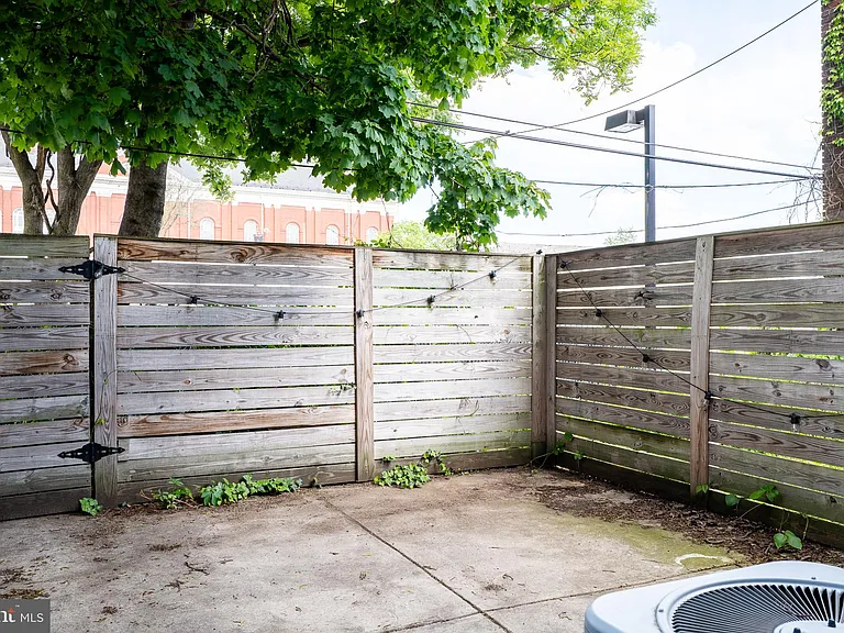 1239 N 19th St #1 — Photo 31