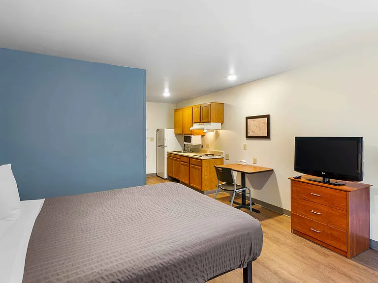 Studio Suite - 1 Queen Bed