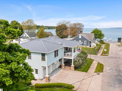 87 S Center St, Beulah, MI, 49617