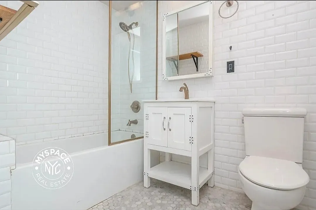 210 Putnam Avenue — Photo 3