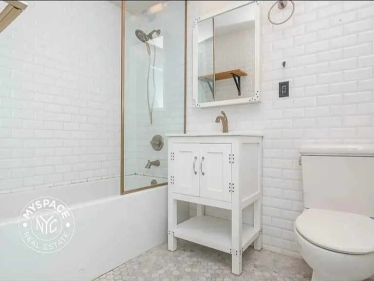 210 Putnam Ave #8 — Photo 4