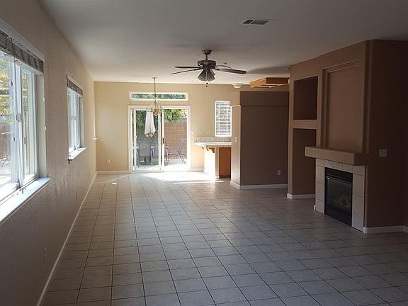 4th image of 814 Atwell Cir