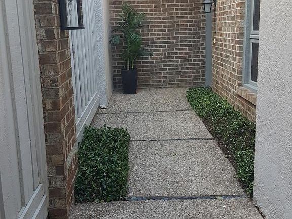 3rd image of 9319 Esplanade Dr