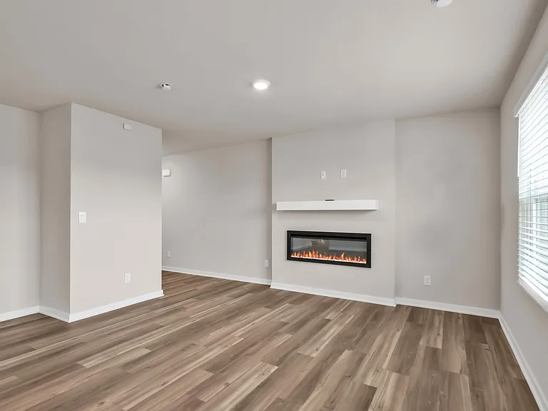 20573 Margo St — Photo 33