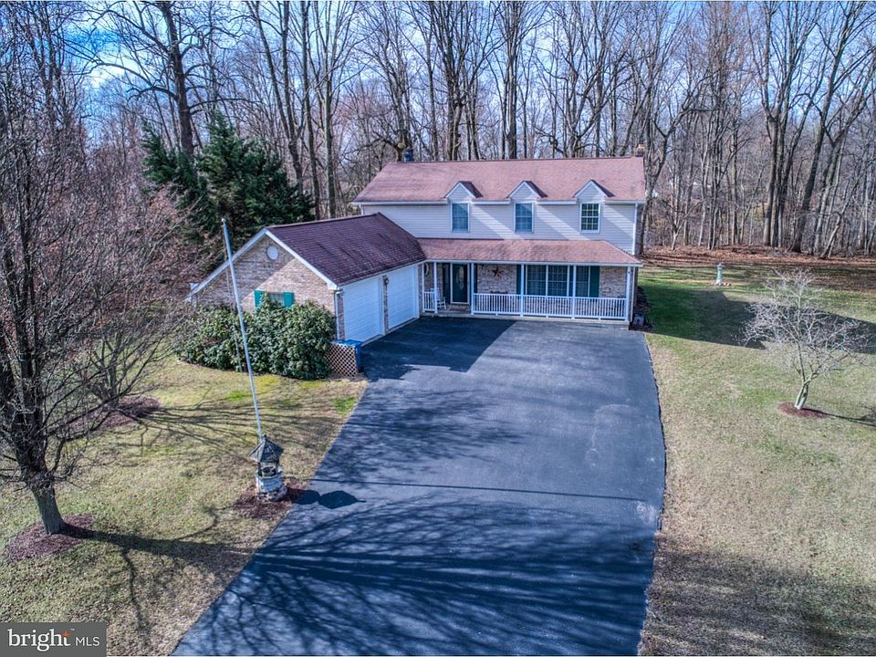 1st image of 7 Lennox Dr