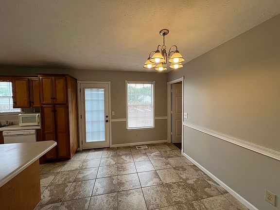 4th image of 206 Vernon Traylor Dr