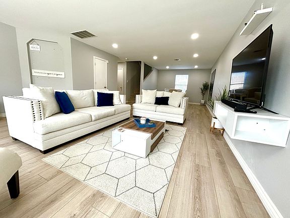 5th image of 207 Birchwood Bay
