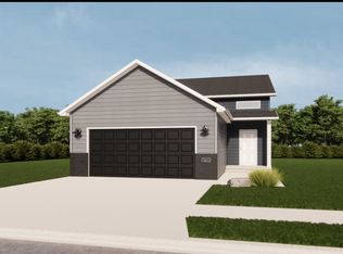 6729 32nd St S, Fargo, ND