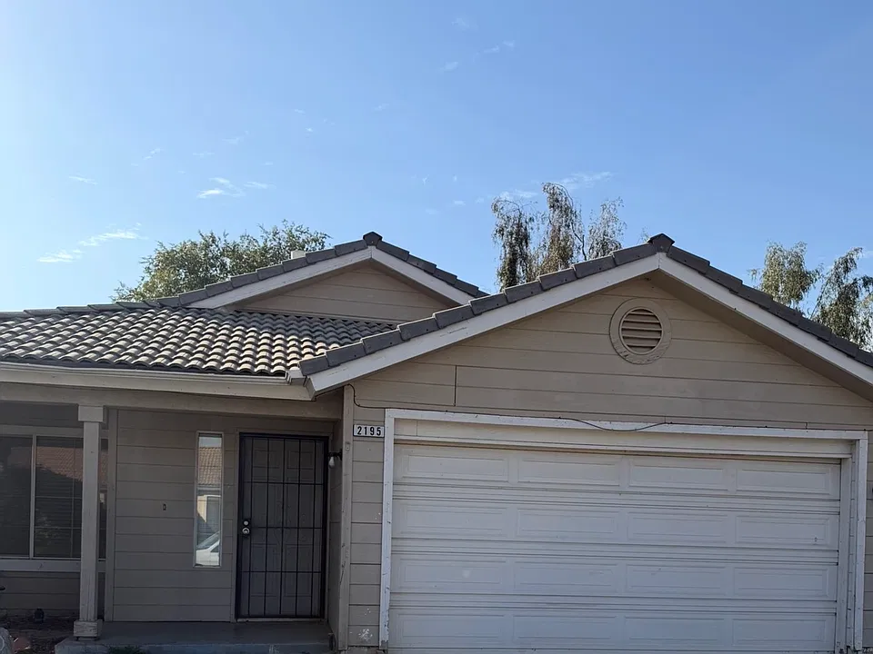 2195 N Lodi Ave