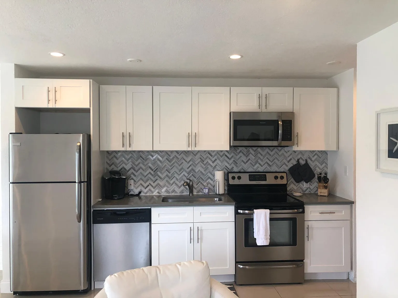 1 bed, 625 sqft, $1,900 — Photo 2