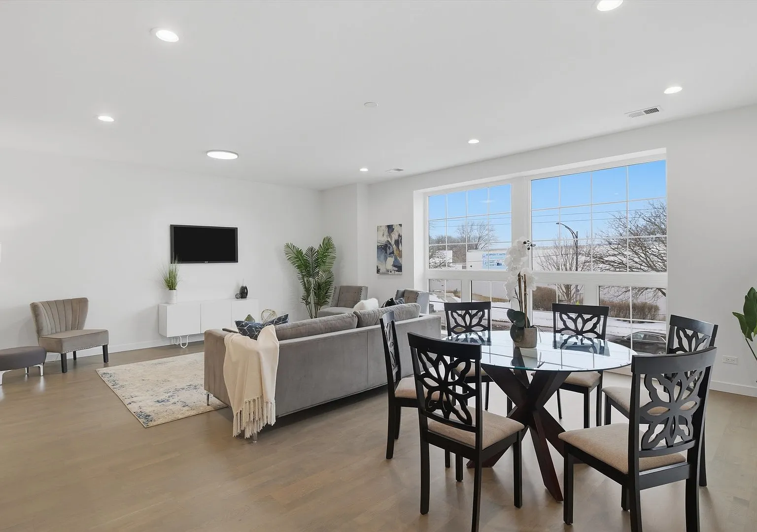 3 bed, 1800 sqft, $3,400 — Photo 4