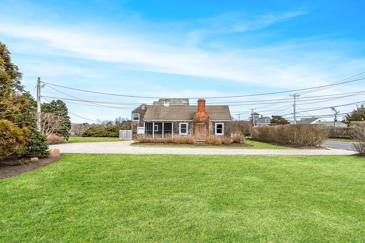 Building Photo - Dune Rd