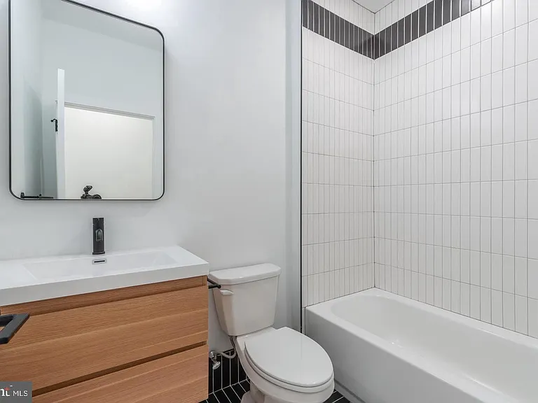 2414 Frankford Ave #5 — Photo 11