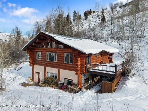 1035 E Deer Creek Dr, Jackson, WY 83001