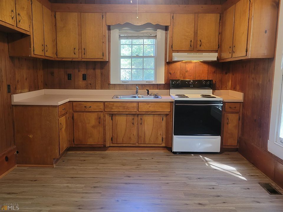2nd image of 1860 Broad St