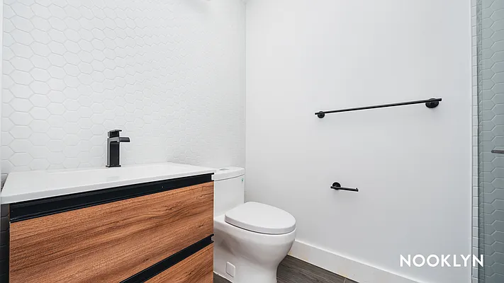 Rented by Nooklyn NYC LLC | media 129