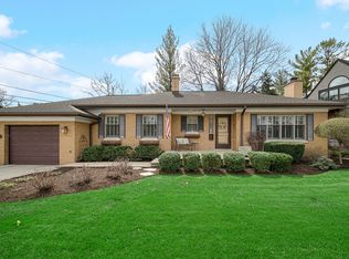 403 W Shabonee Trl, Mount Prospect, IL