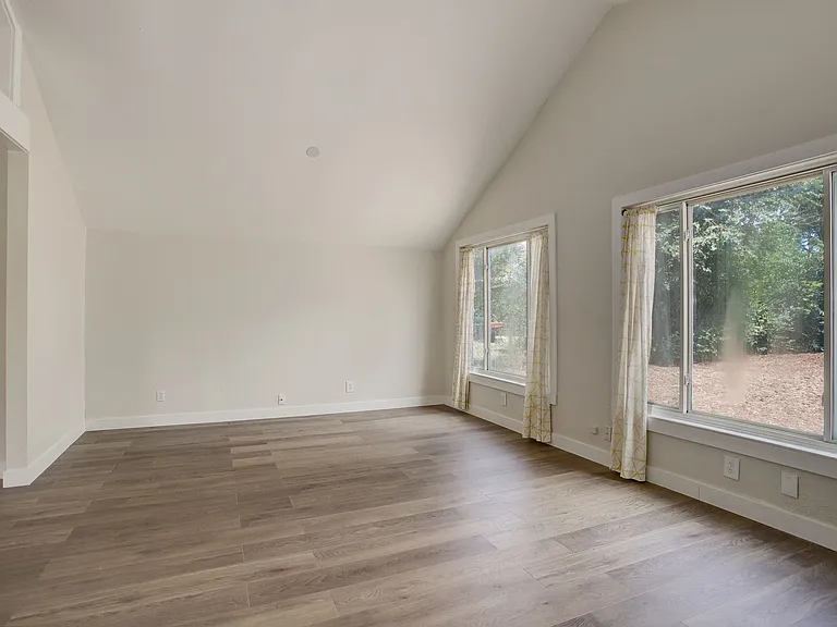 1357 Chase St #2 — Photo 7