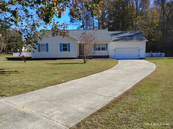 403 Timber Ct, Selma, NC 27576