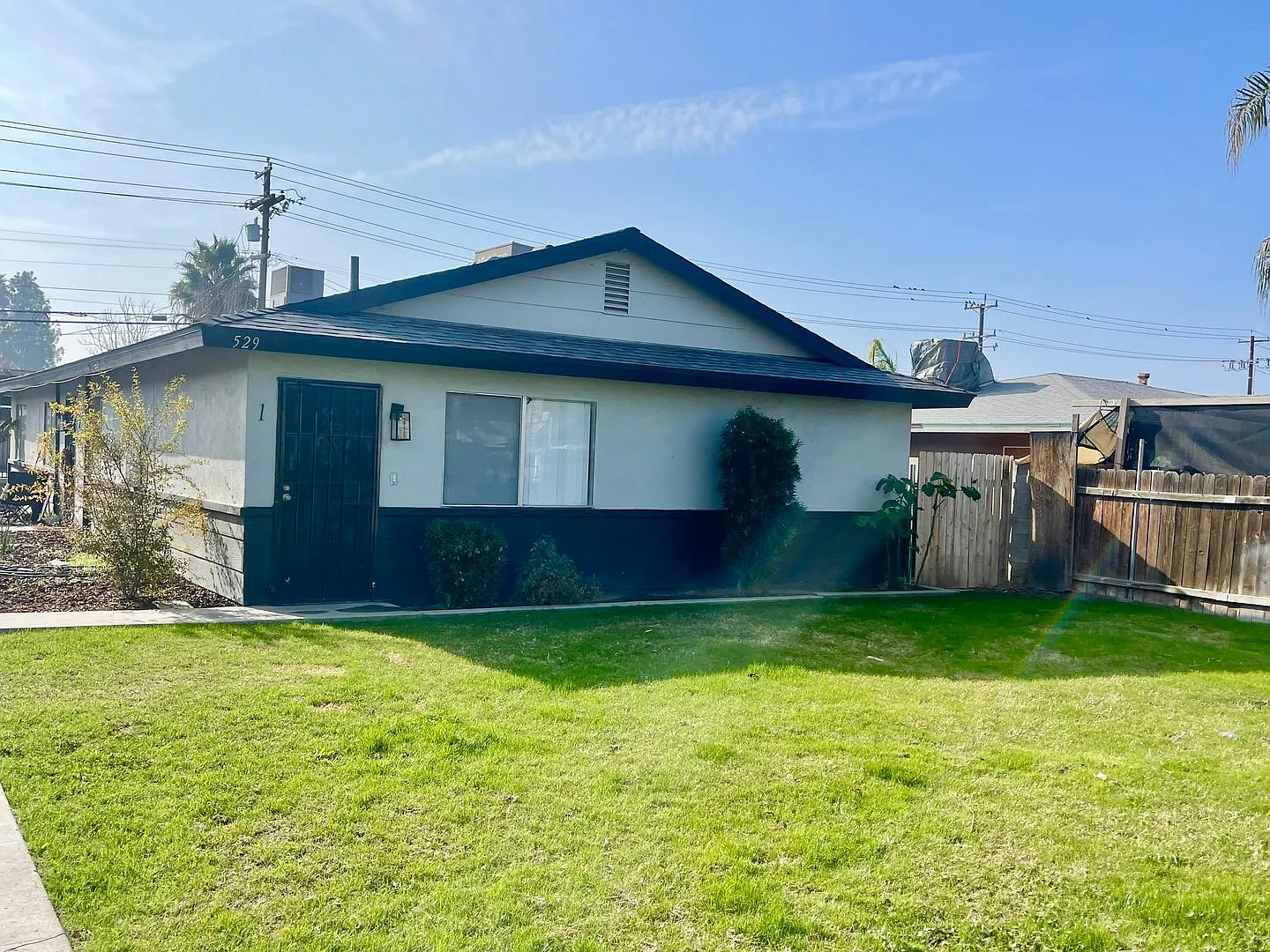529 Knotts — Photo 1