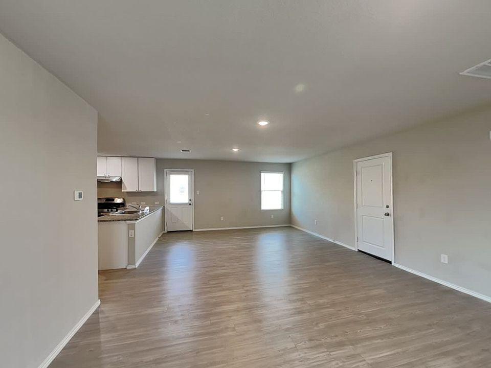 1st image of 5742 Leon Pl
