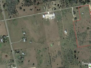 525 Lockhart Cemetery Rd, Cuero, TX 77954