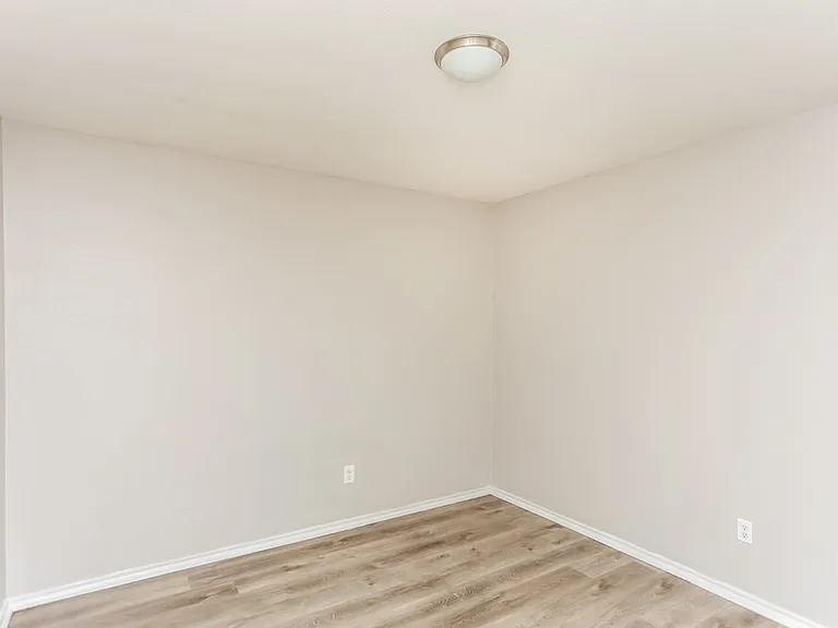 822 Astaire Ave — Photo 11