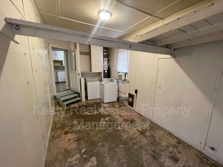 409 Silkwood St — Photo 2