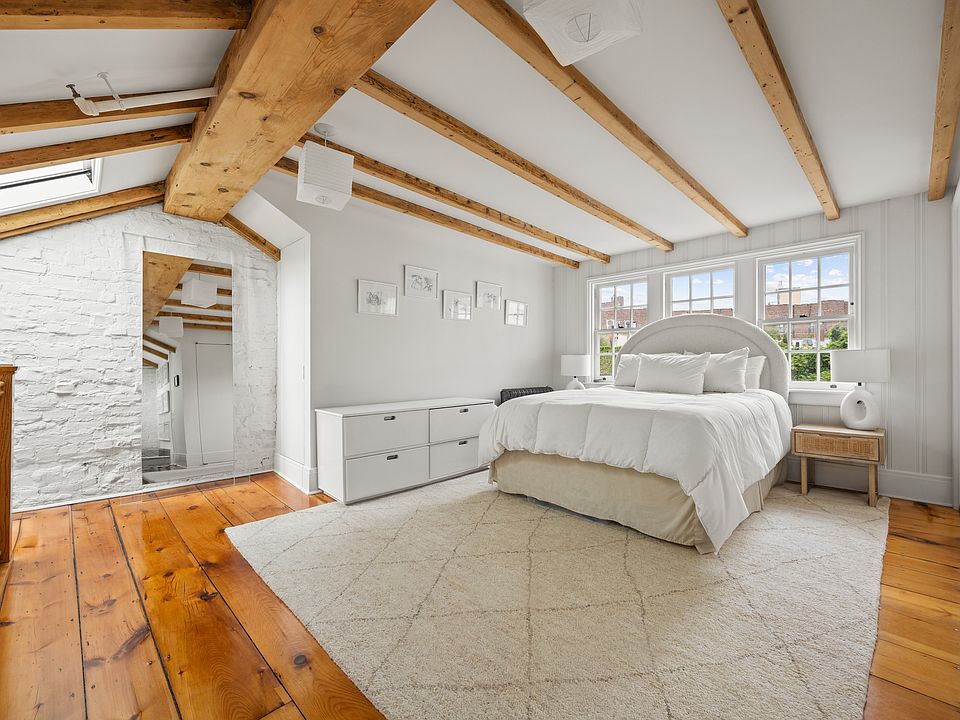 1st image of 29 Bethune St #3