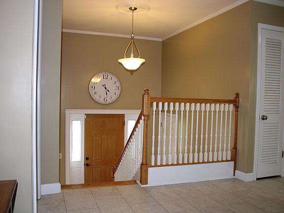 5th image of 204 Pepper Ln