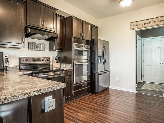 4th image of 868 Briarstone Dr
