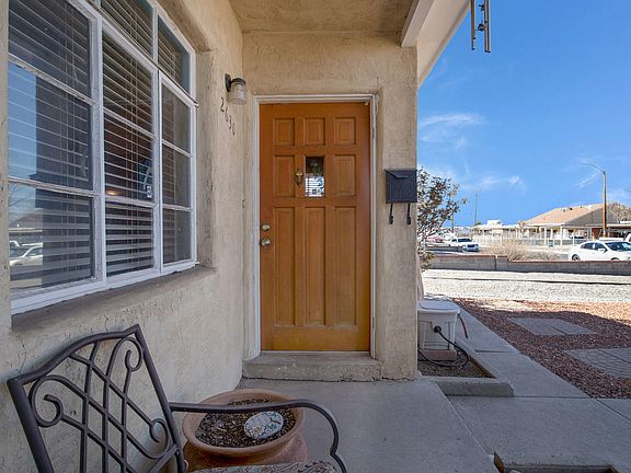 5th image of 2630 Manzano St NE
