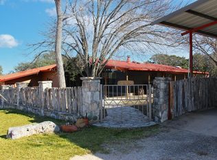 171 Family Cir, Kerrville, TX 78028