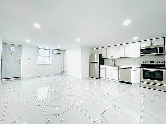 1st image of 2832 W 15th St #2E