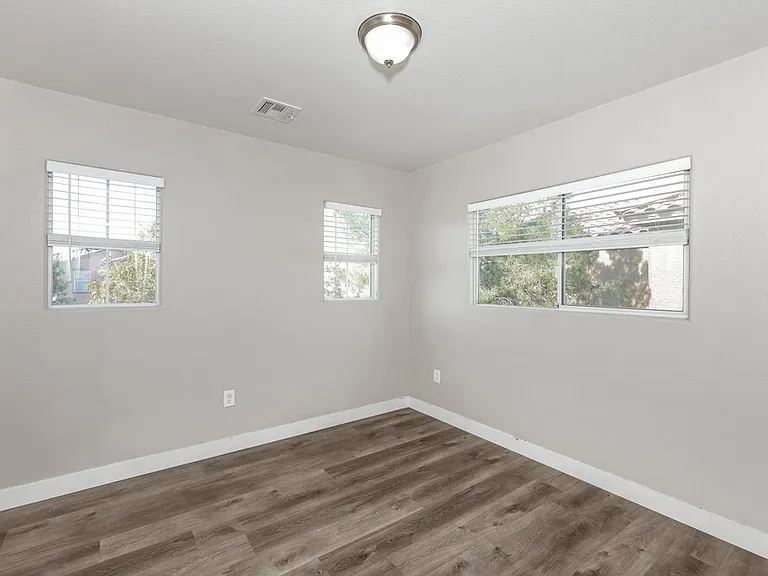 2420 Cockatoo Dr — Photo 14